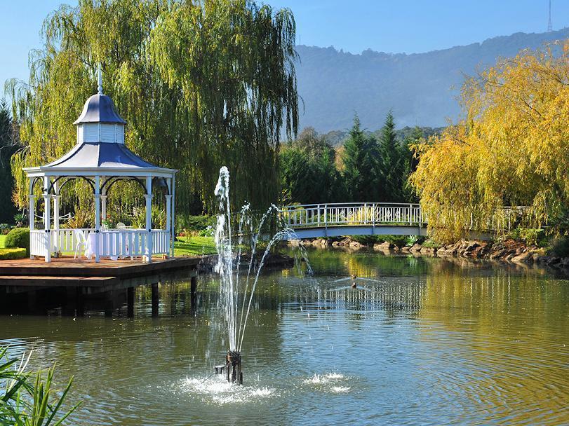 Lakeside Cottage Luxury B&B Mount Dandenong Exterior photo